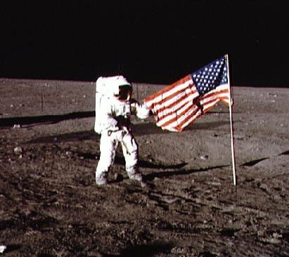apollo_flag.jpg